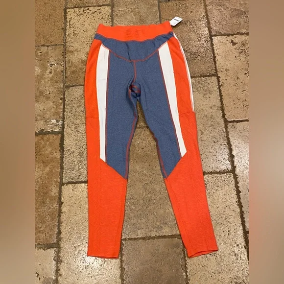 Free People FP Movement Undercover soft Leggings Blueberry Combo L NWT perfect - Picture 4 of 13